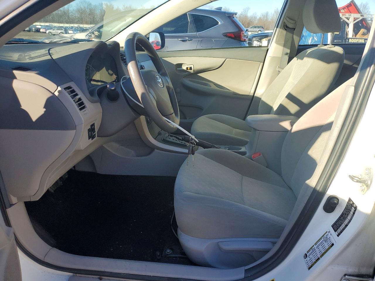 2010 TOYOTA COROLLA BASE photo 7