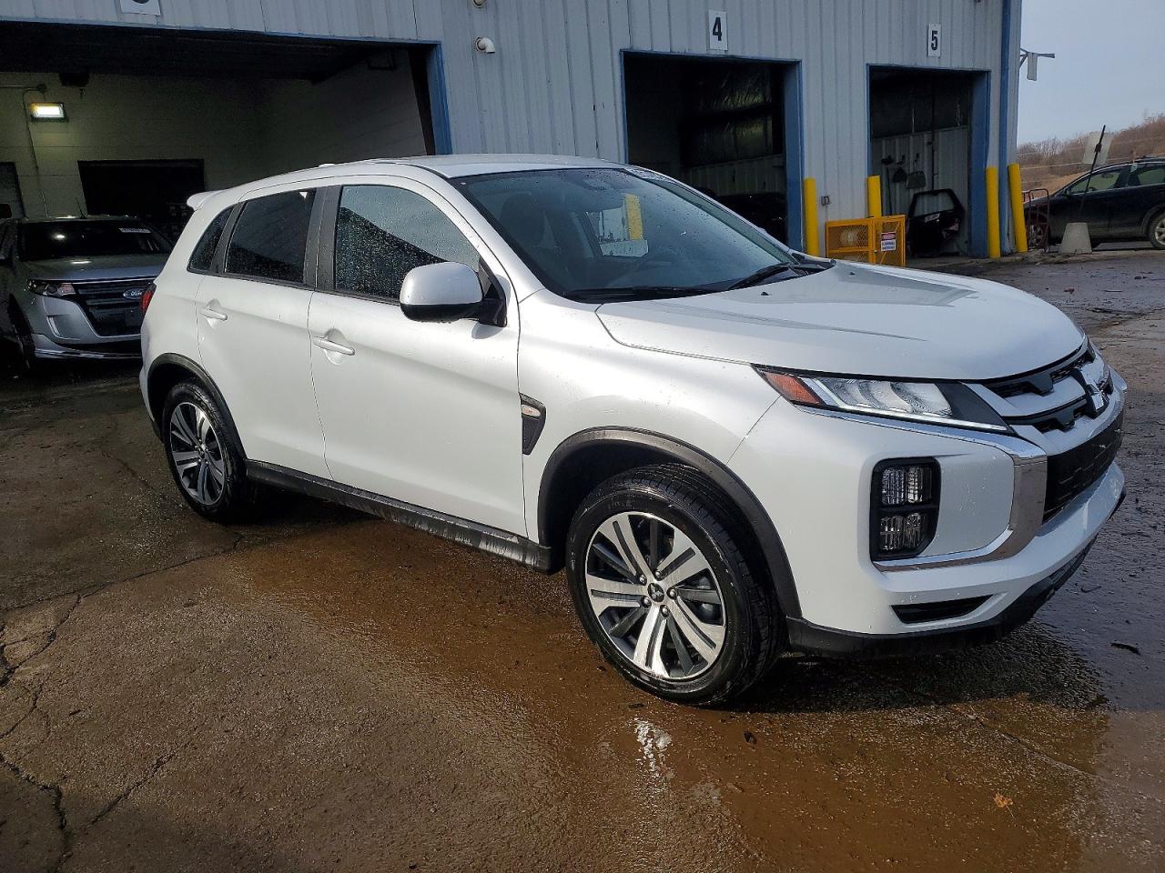 2023 MITSUBISHI OUTLANDER SPORT S/SE photo 4