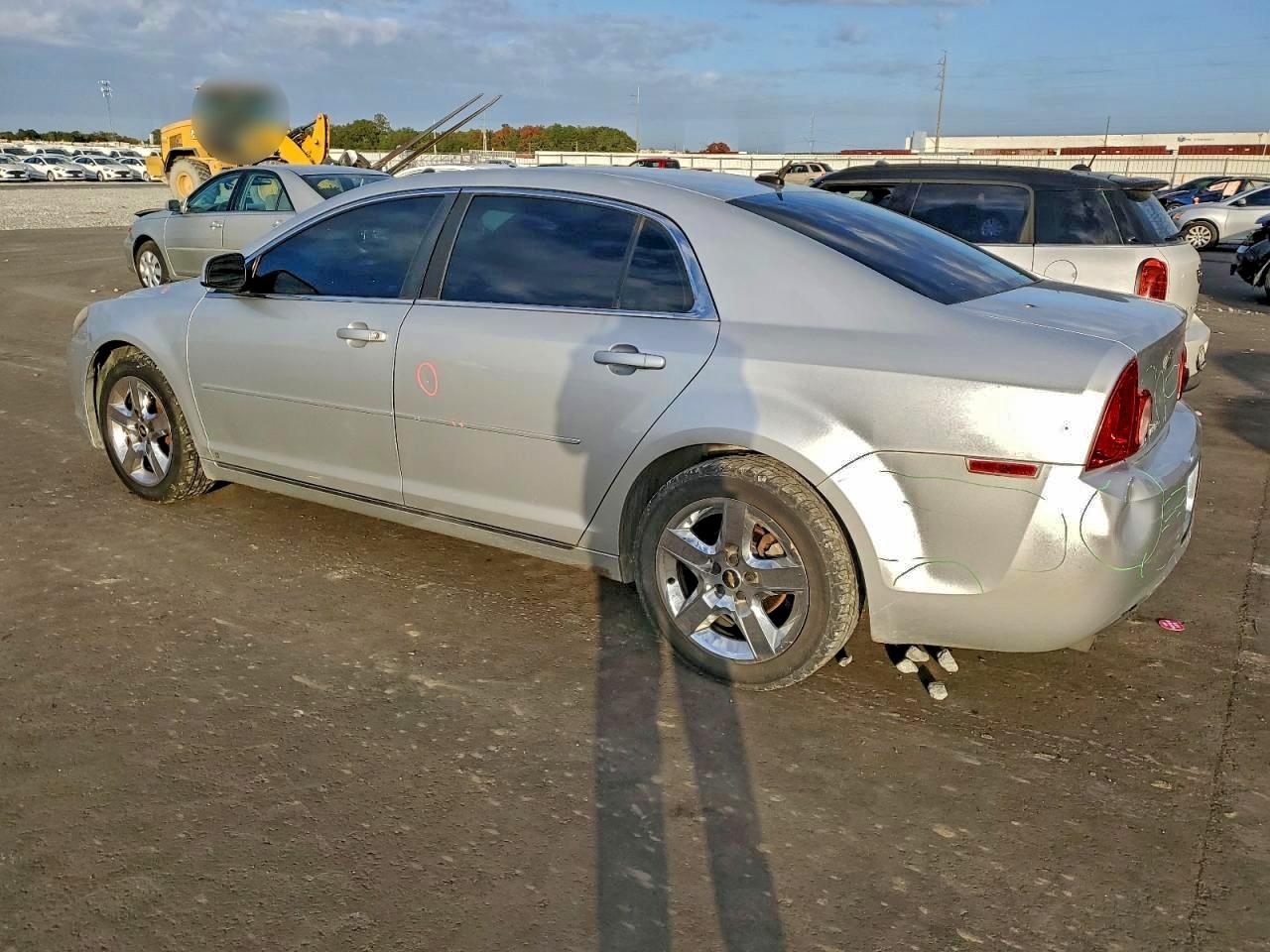 2009 CHEVROLET MALIBU 1LT photo 2