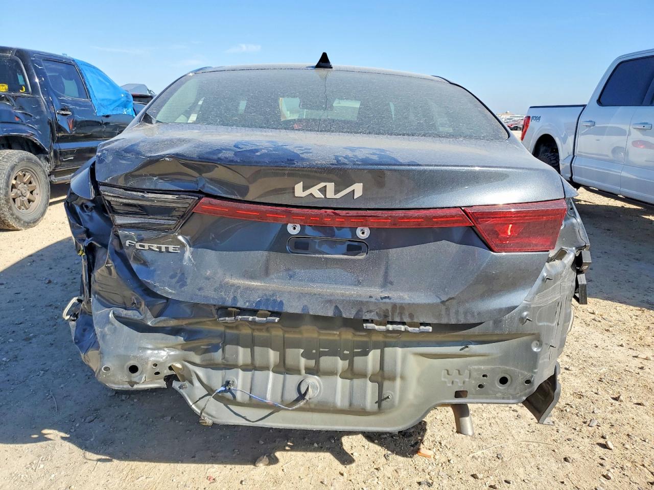2024 KIA FORTE LX photo 6