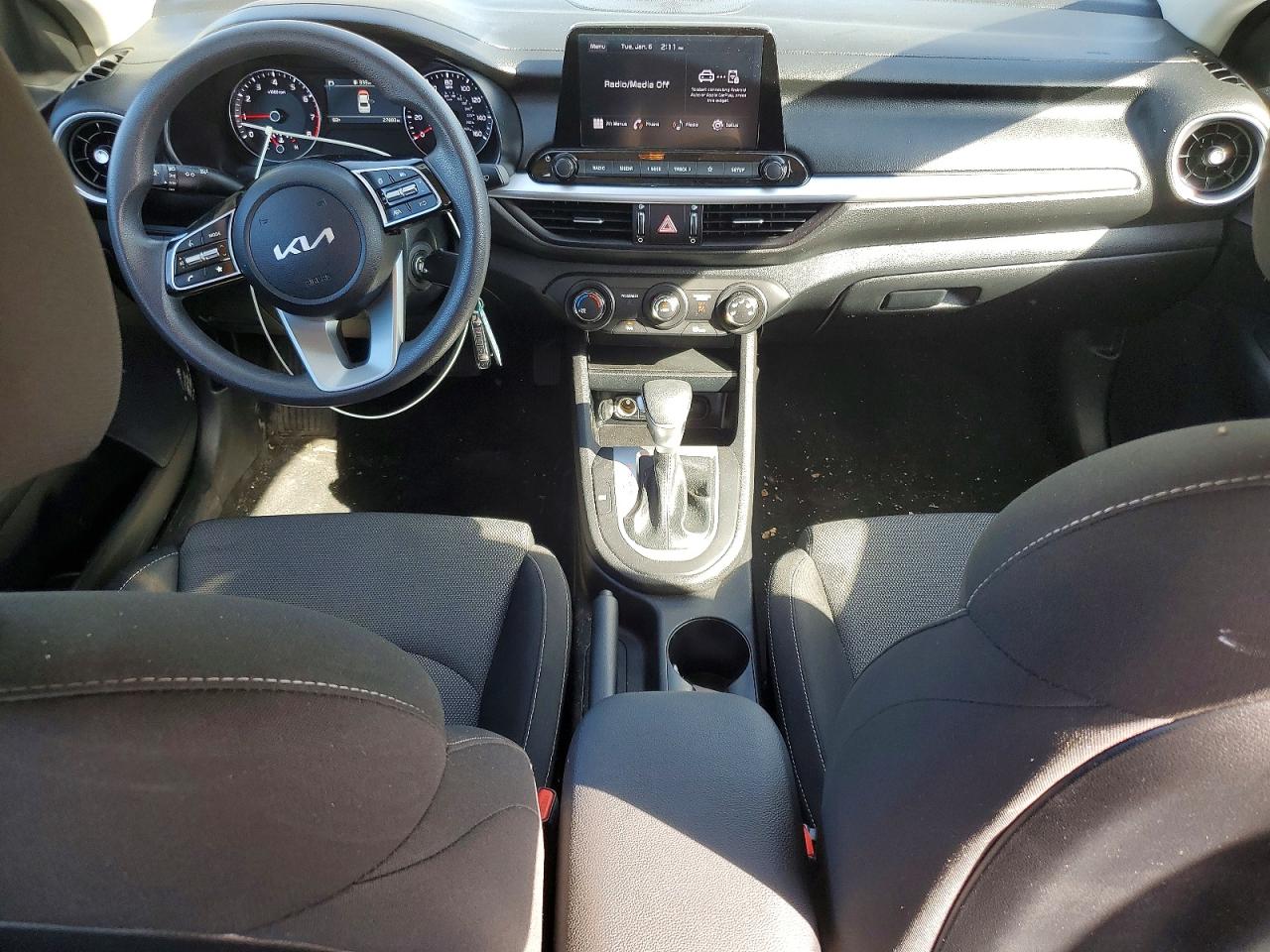 2024 KIA FORTE LX photo 8