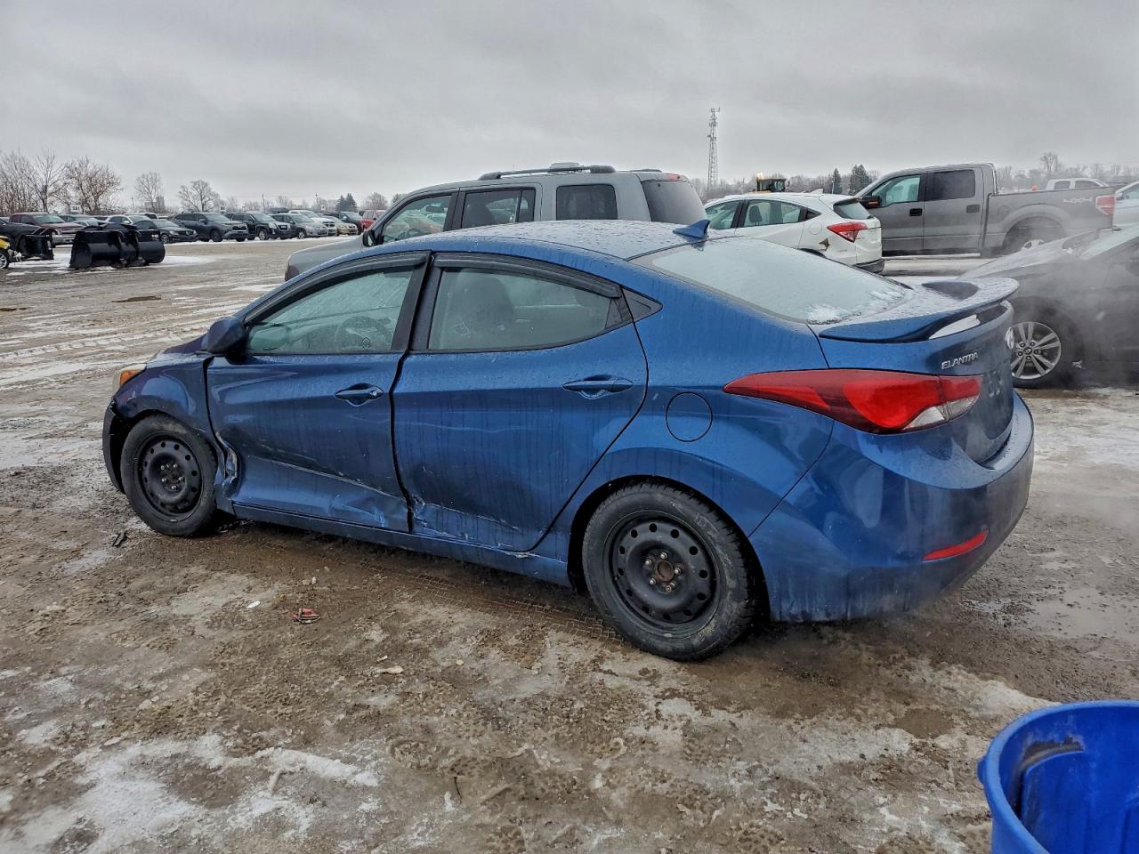 2015 HYUNDAI ELANTRA SE photo 2