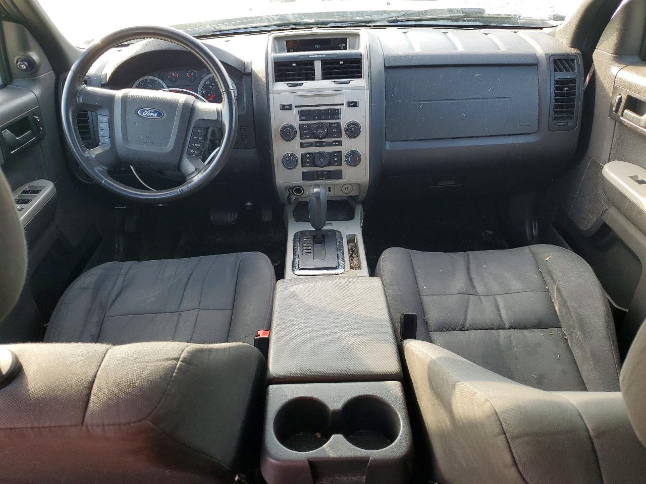 2011 FORD ESCAPE XLT photo 8