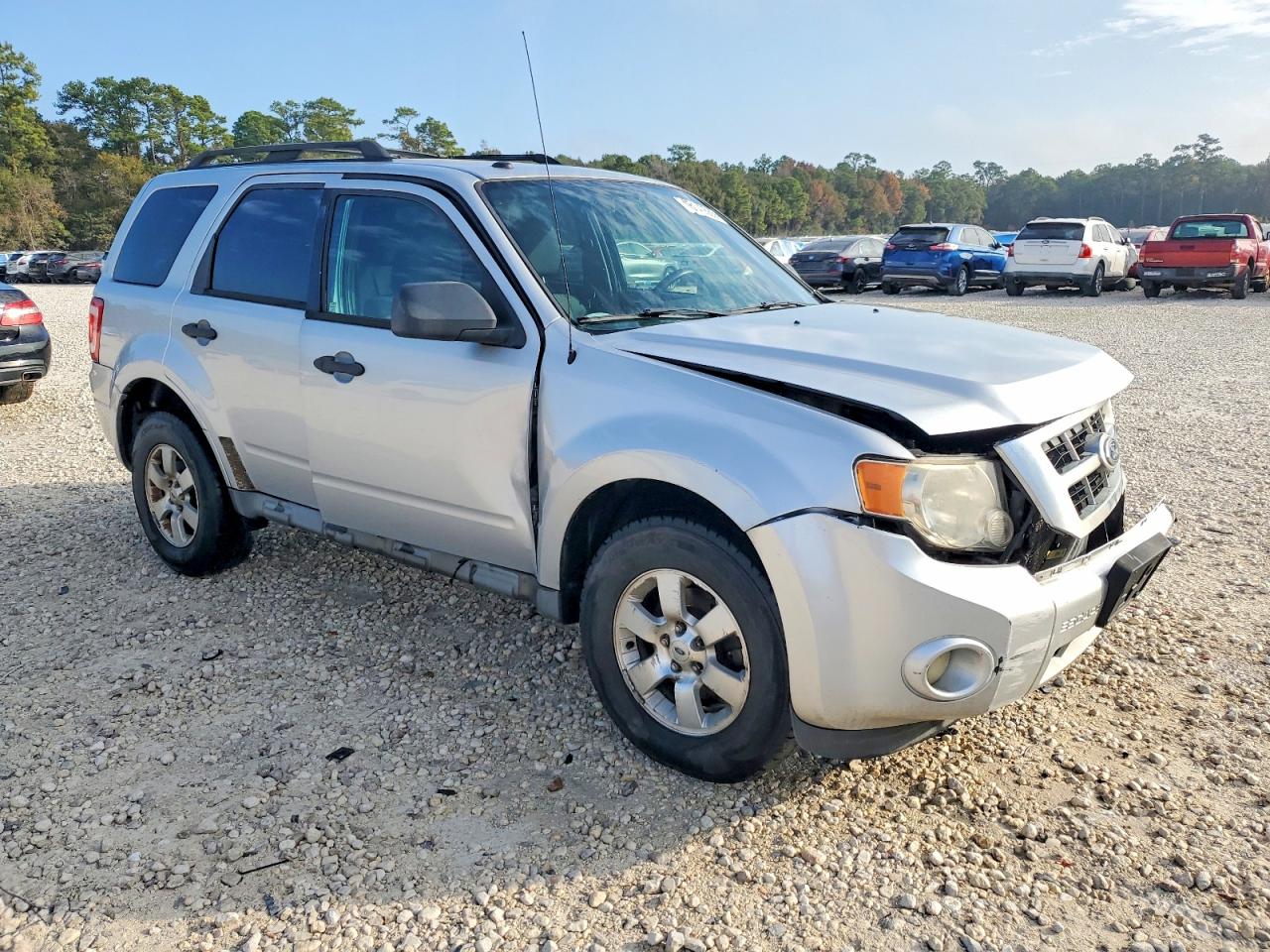 2011 FORD ESCAPE XLT photo 4