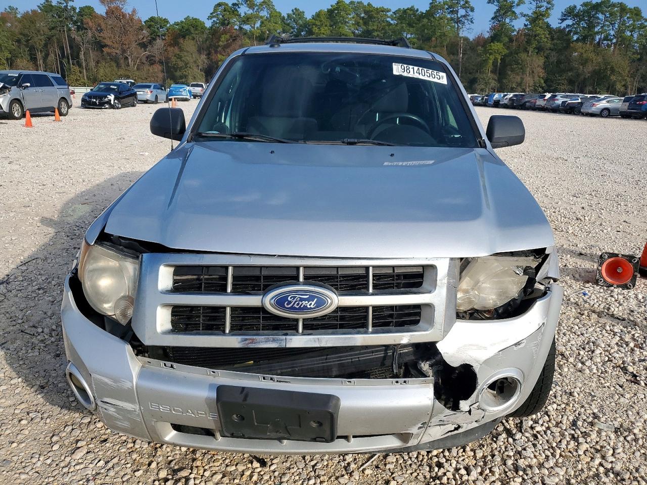 2011 FORD ESCAPE XLT photo 5