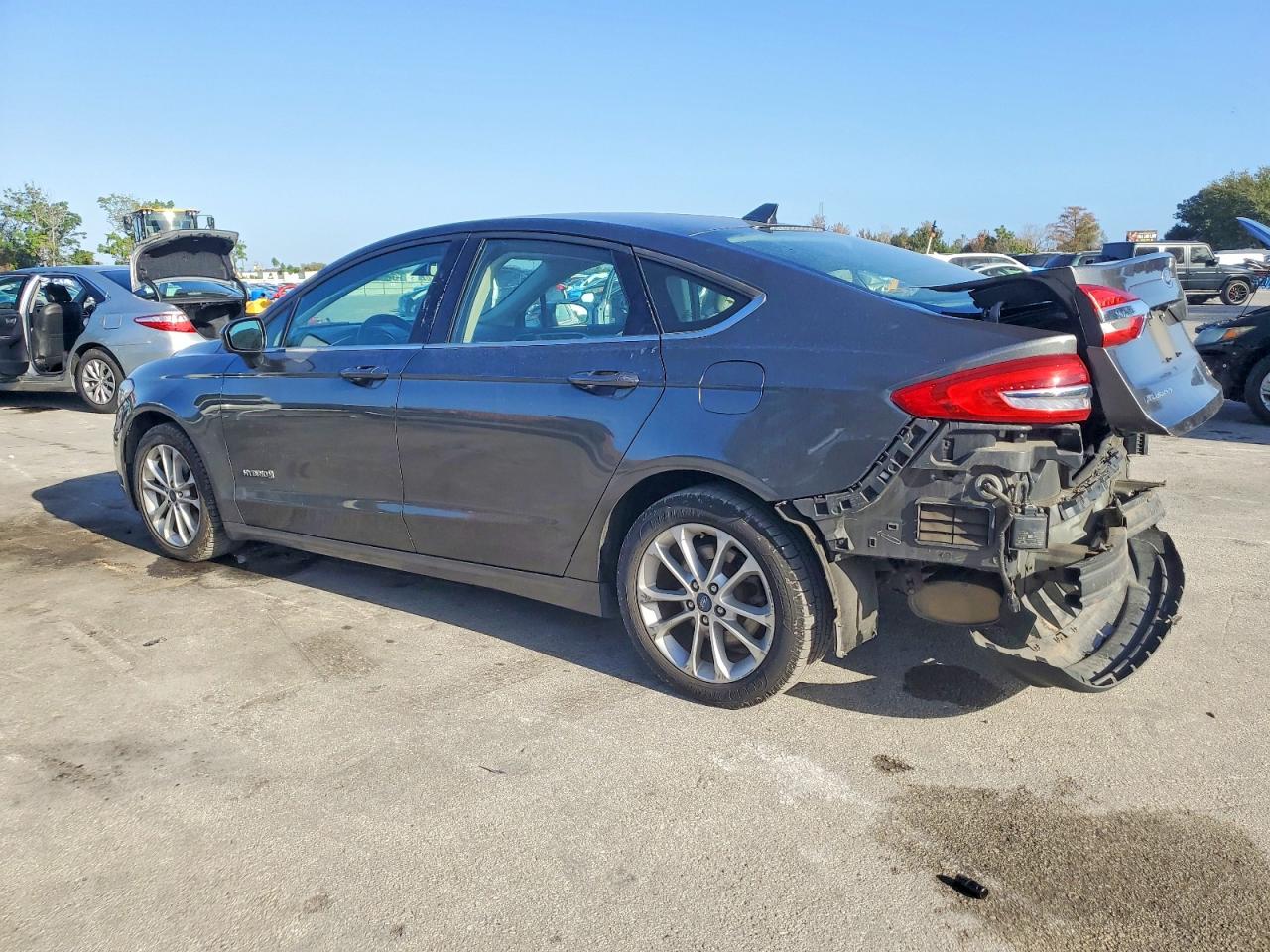2019 FORD FUSION SE photo 2