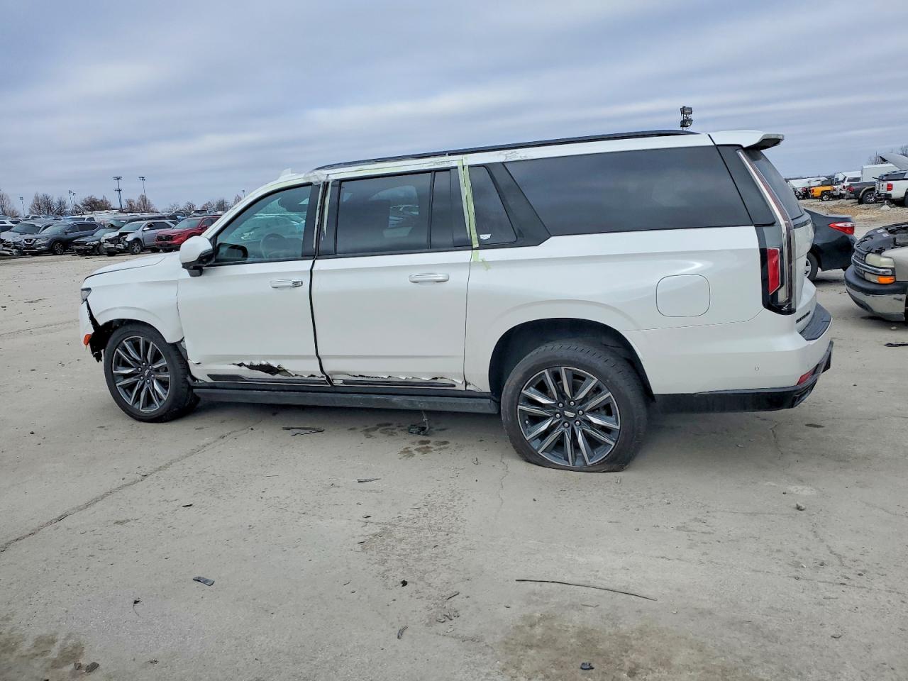 2021 CADILLAC ESCALADE ESV SPORT photo 2