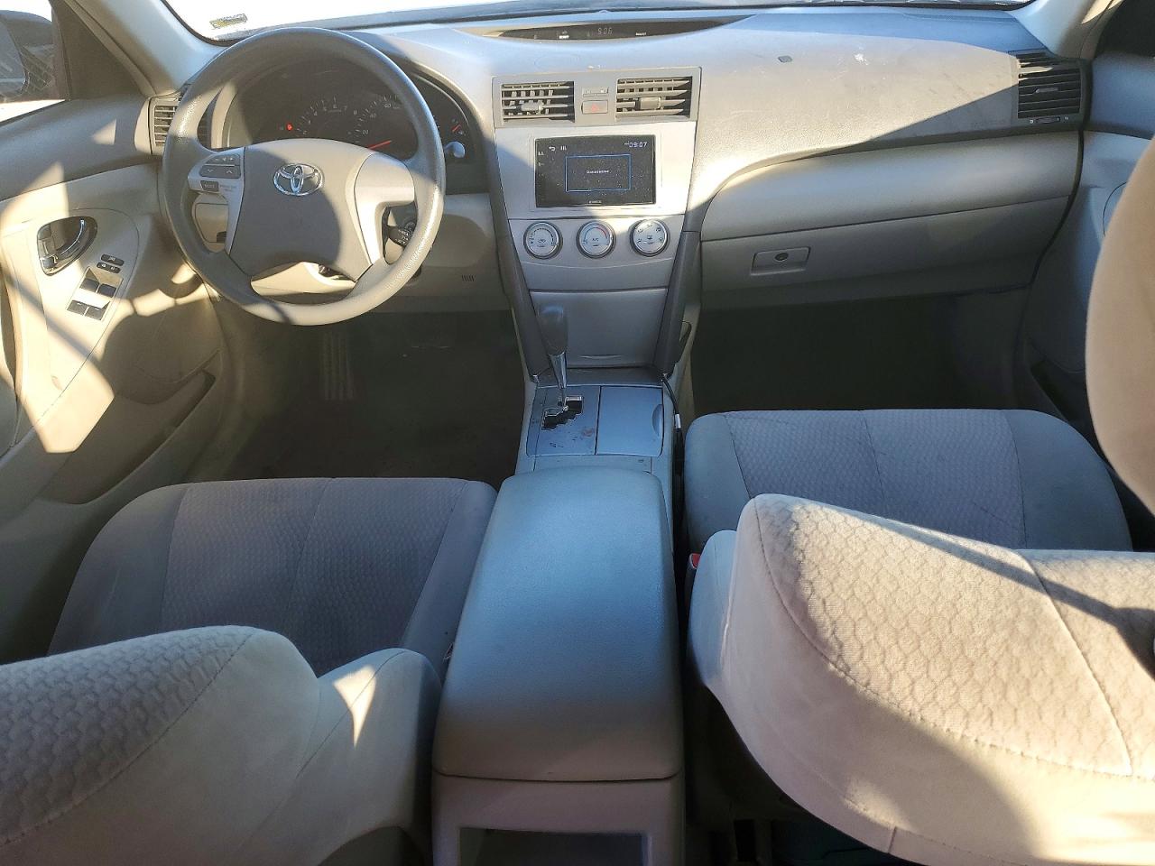 2010 TOYOTA CAMRY BASE photo 8