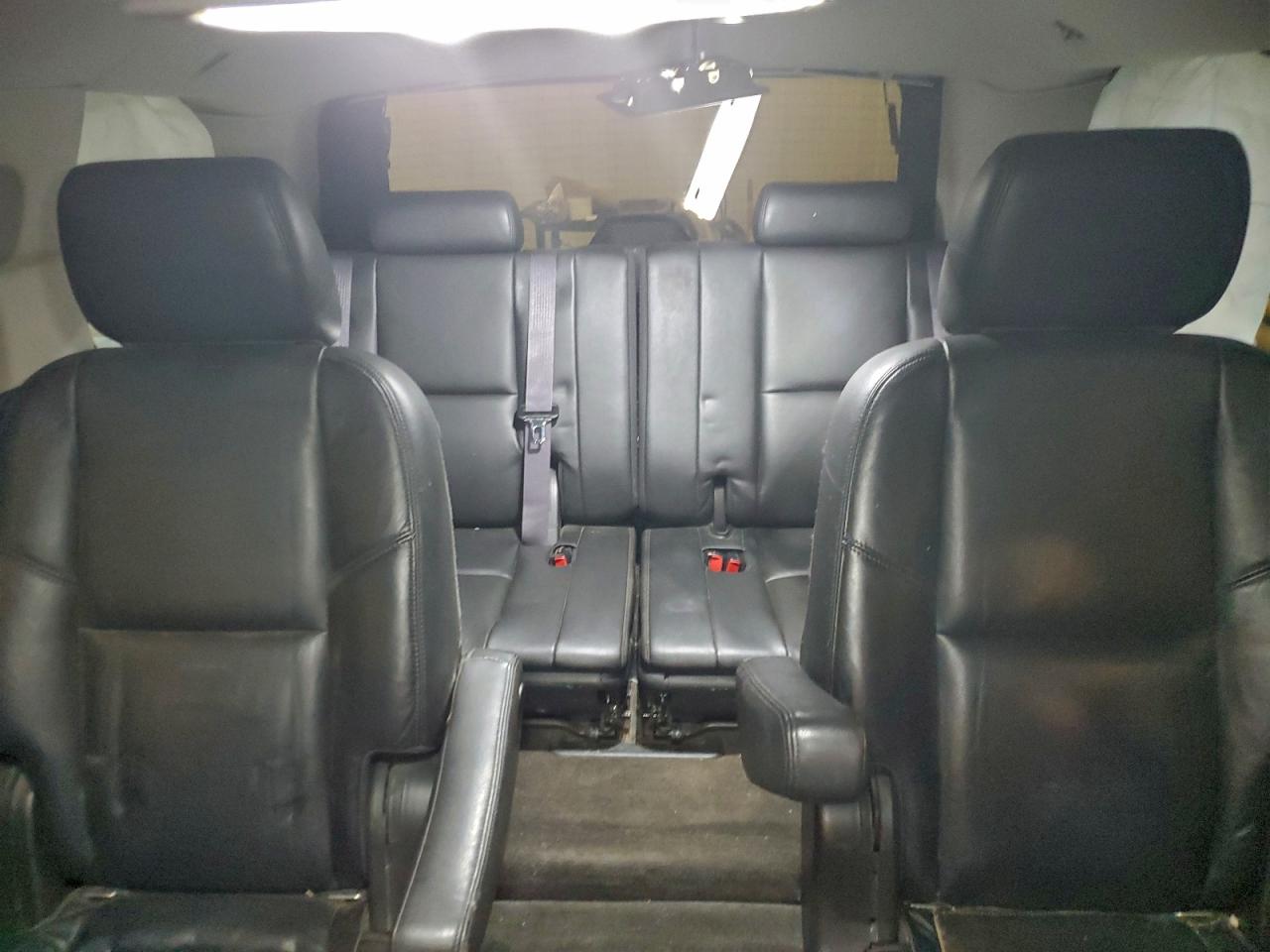 2011 CADILLAC ESCALADE photo 10