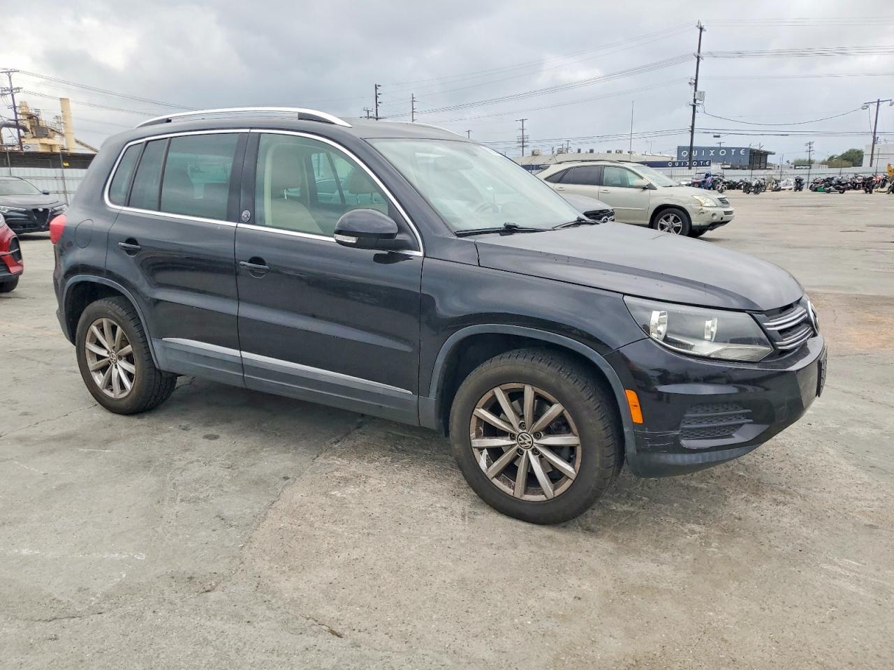 2017 VOLKSWAGEN TIGUAN WOLFSBURG photo 4