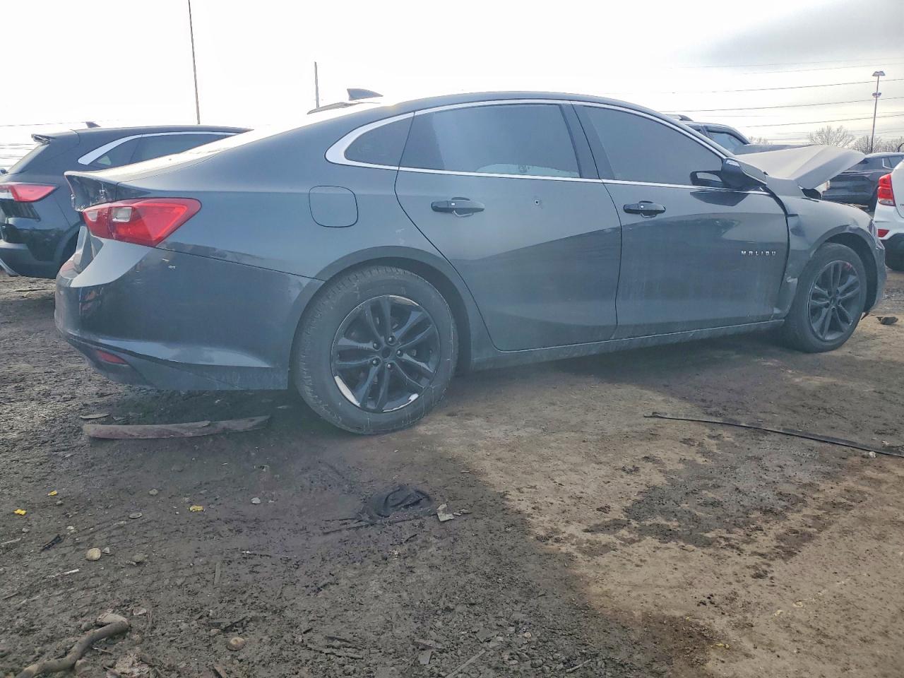 2018 CHEVROLET MALIBU LT photo 3