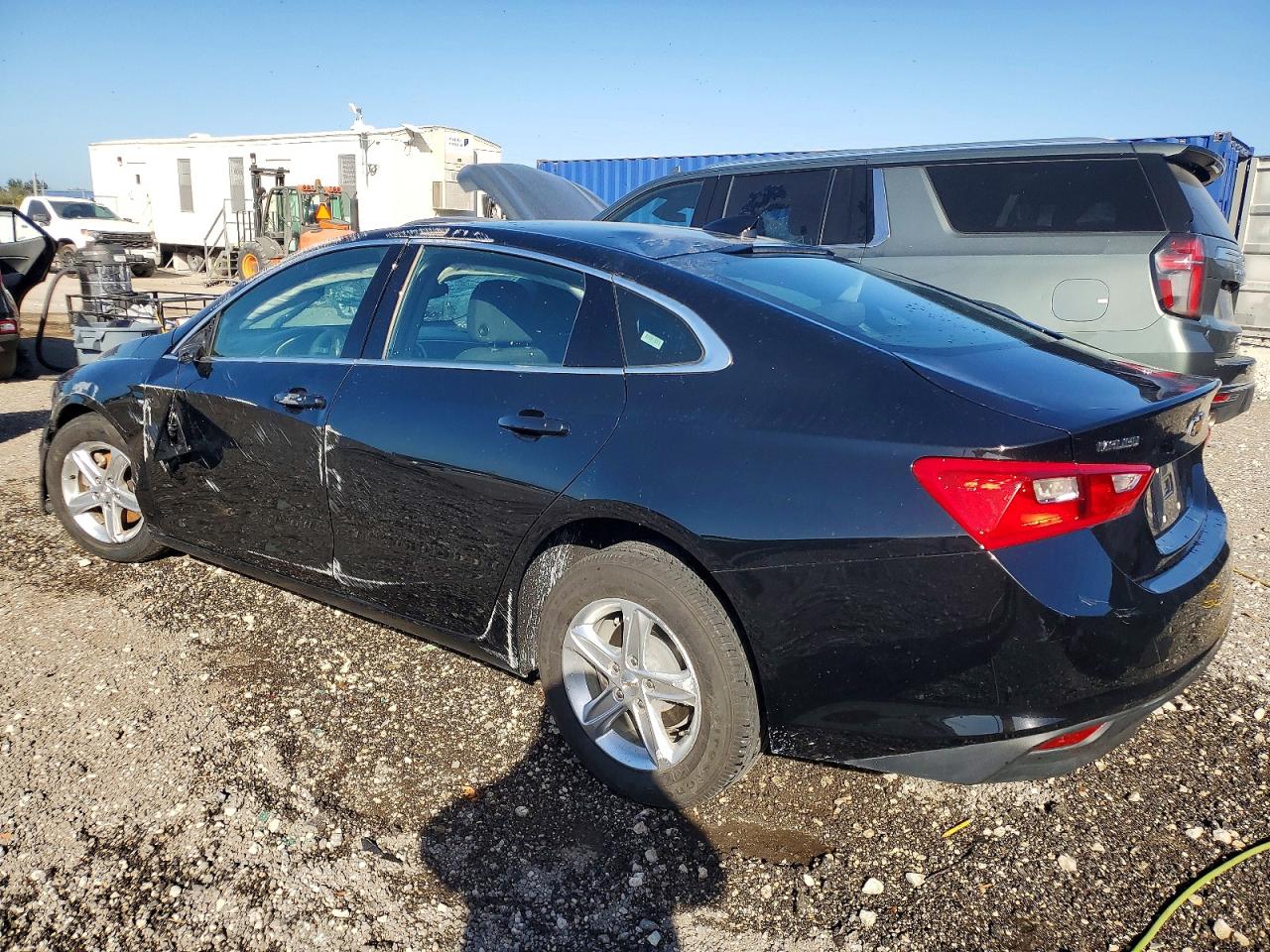 2023 CHEVROLET MALIBU LT photo 2