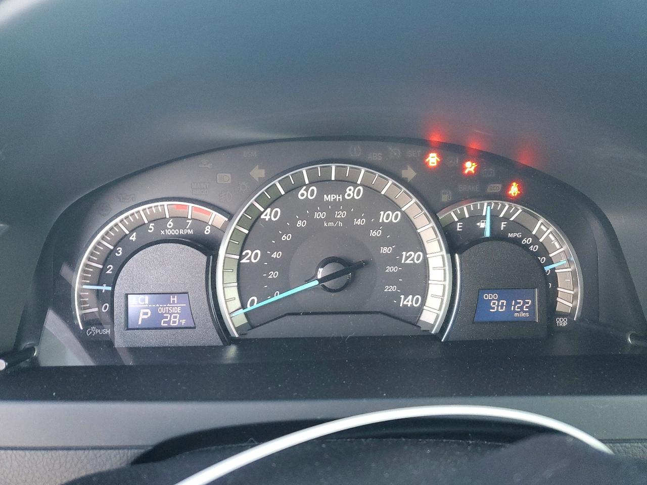 2013 TOYOTA CAMRY L photo 9