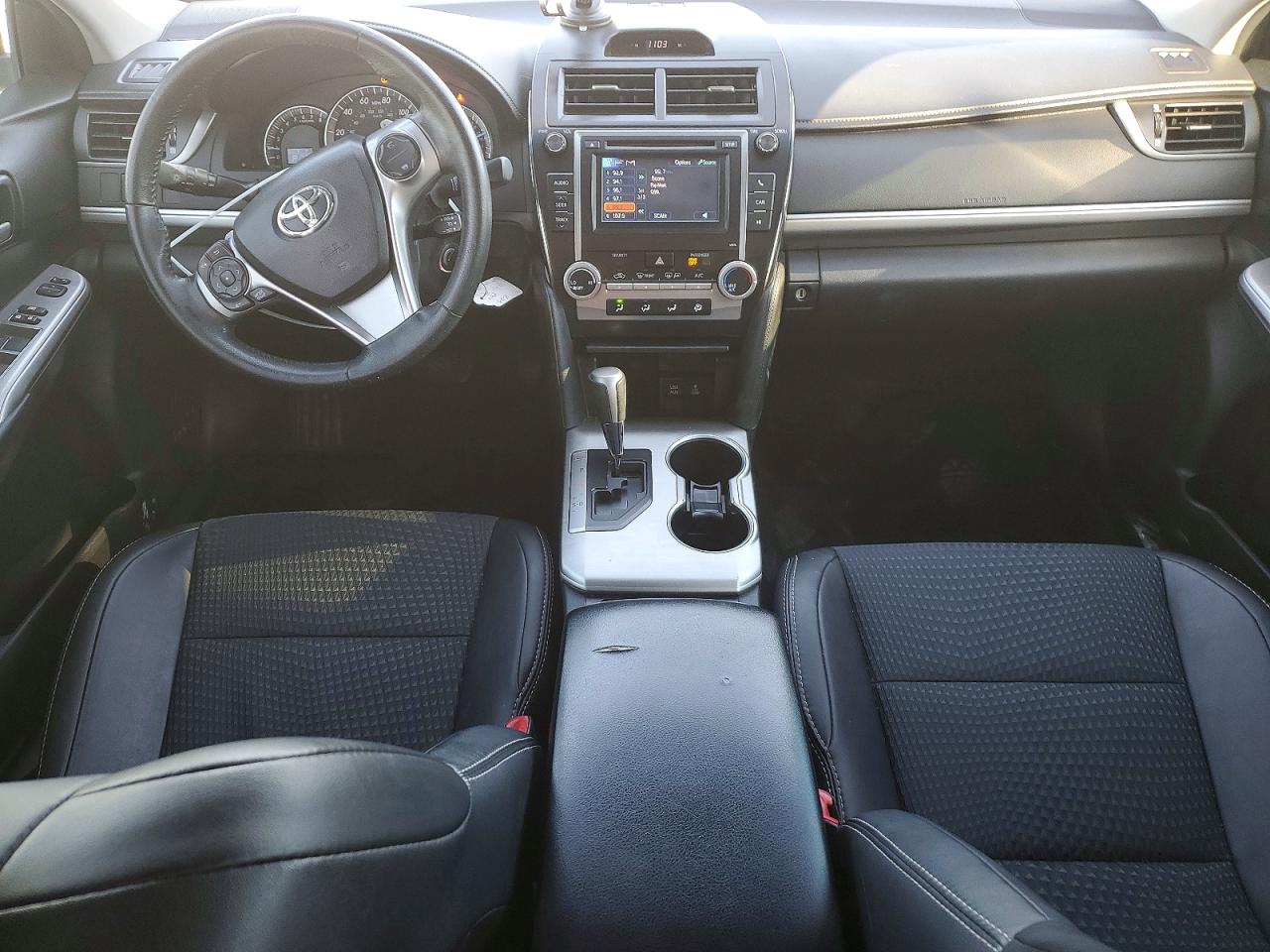 2013 TOYOTA CAMRY L photo 8