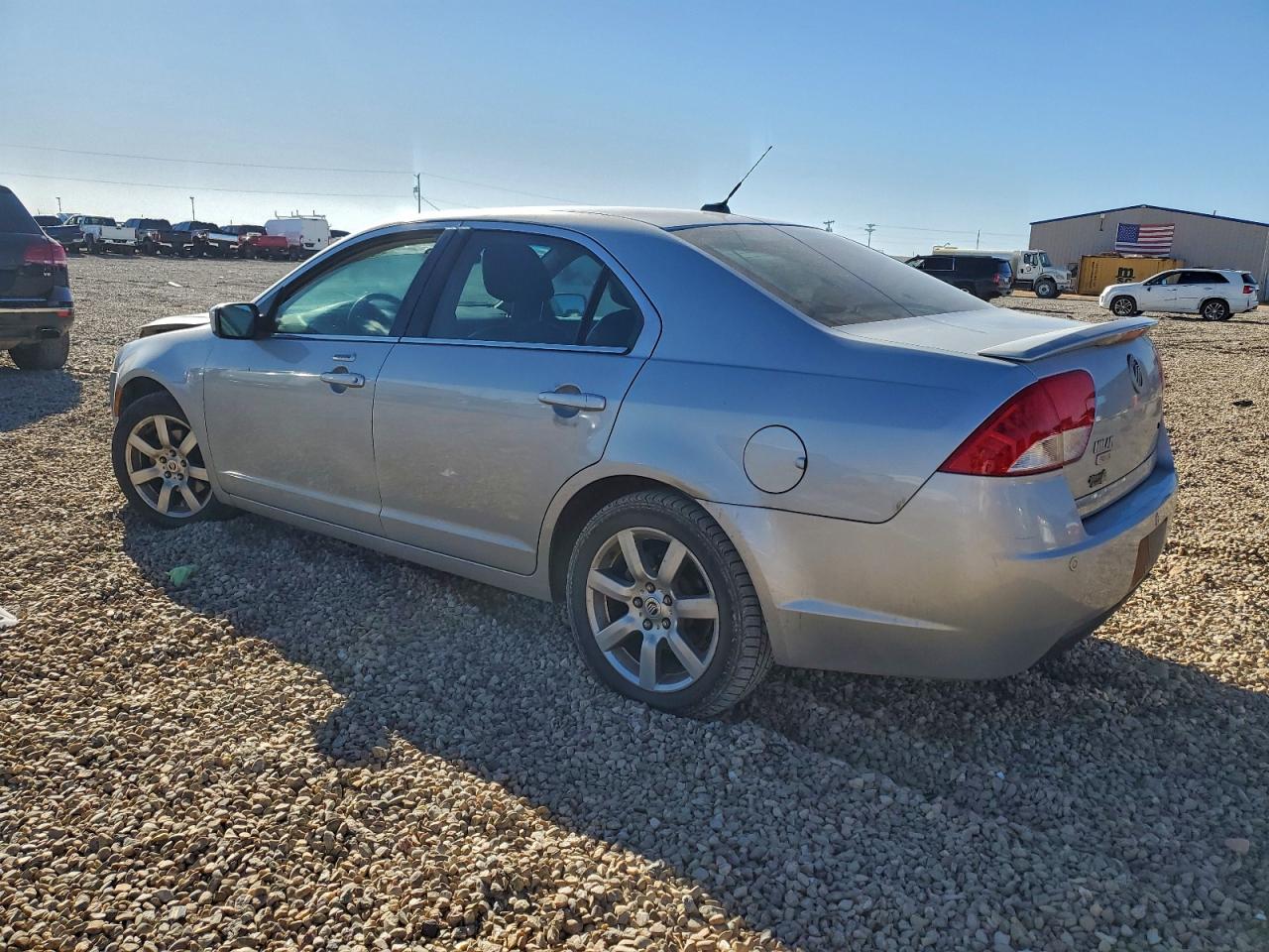 2010 MERCURY MILAN PREMIER photo 2