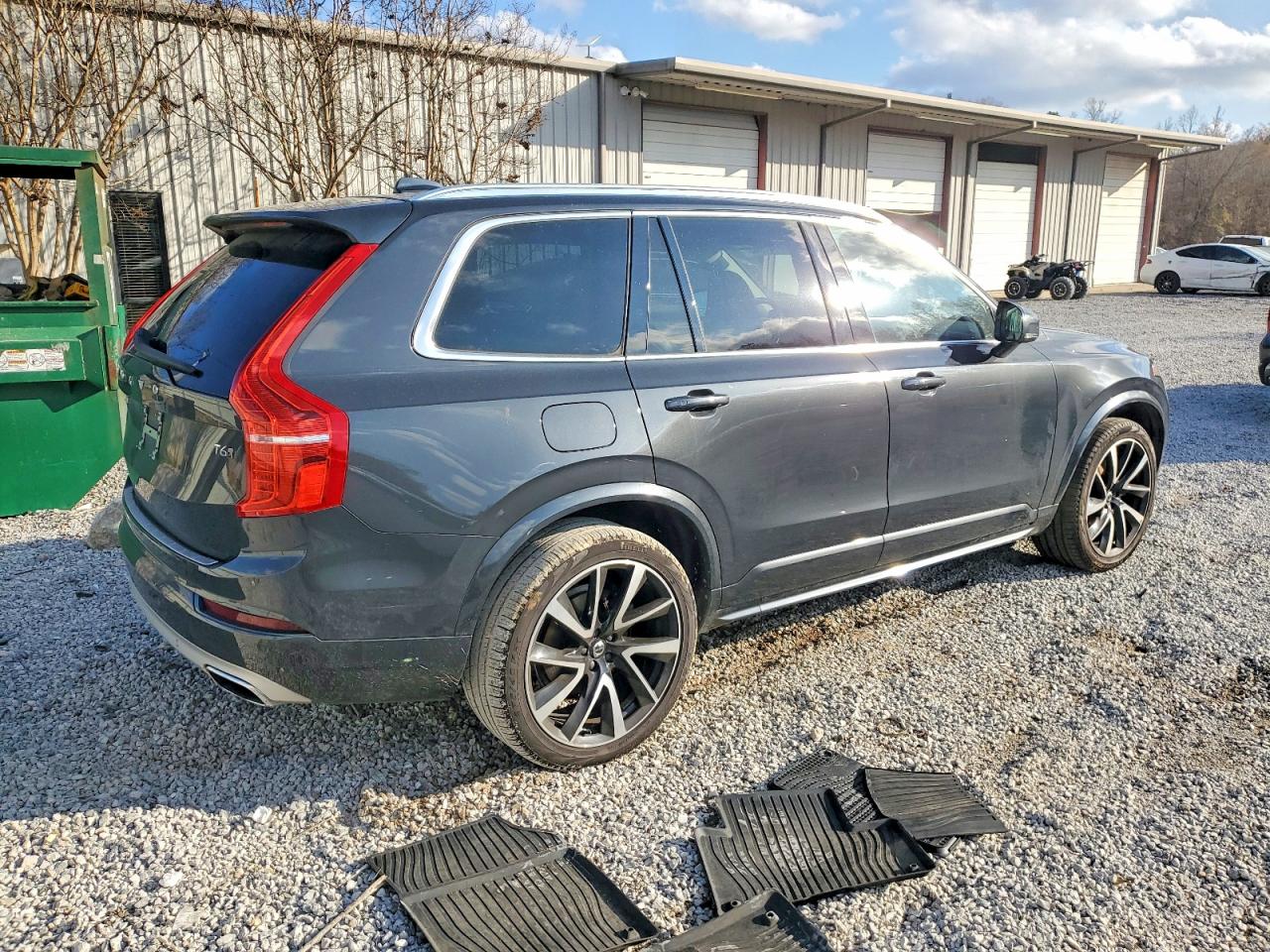 2021 VOLVO XC90 T6 MOMENTUM photo 3
