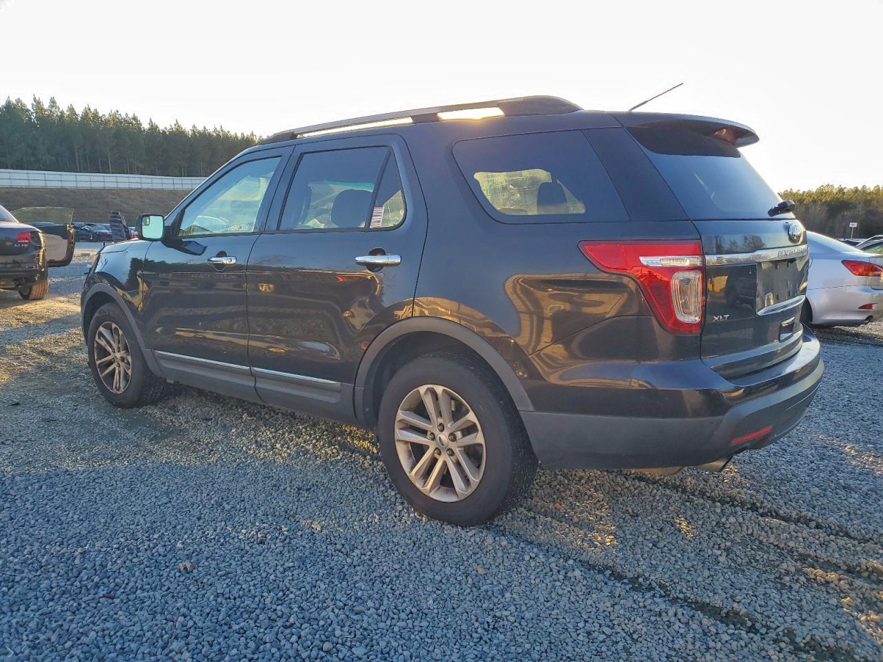 2013 FORD EXPLORER XLT photo 2
