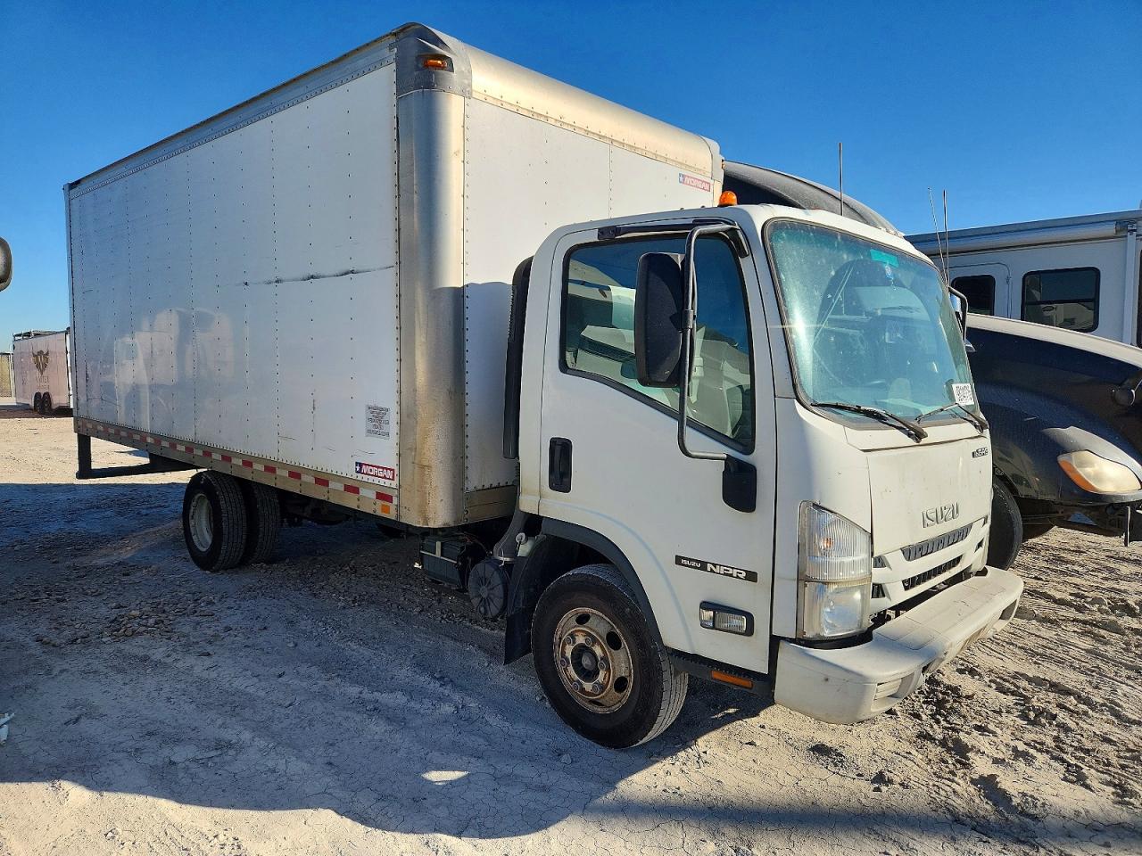 2016 ISUZU NPR BOX TRUCK photo 4