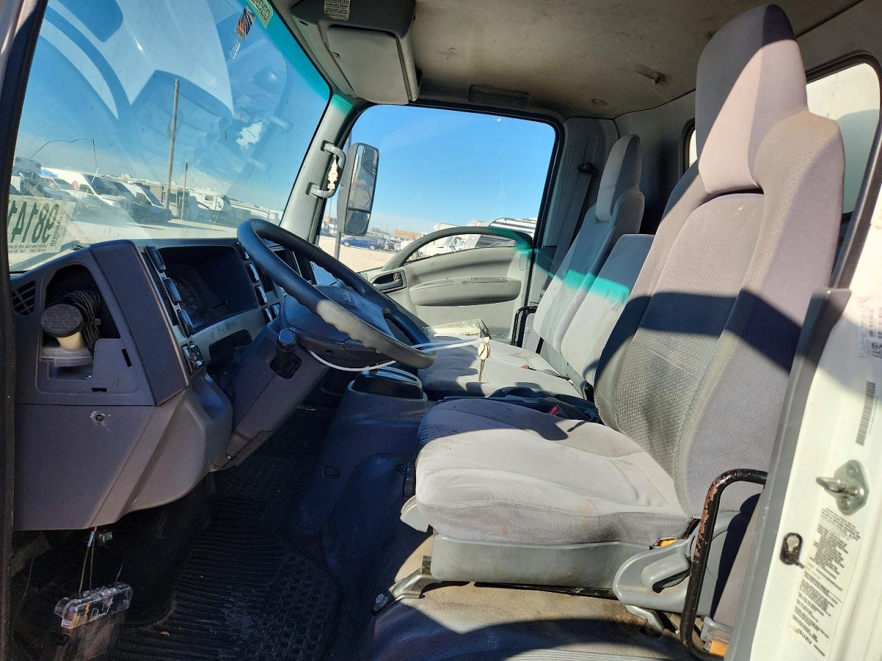 2016 ISUZU NPR BOX TRUCK photo 7