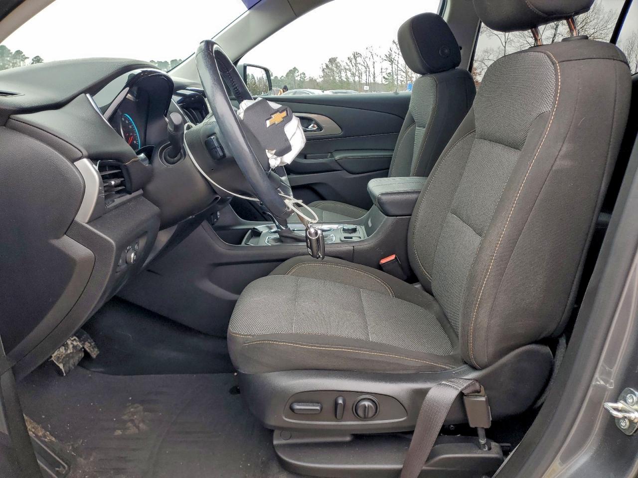 2020 CHEVROLET TRAVERSE LT photo 7