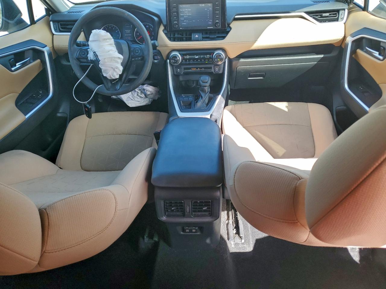 2021 TOYOTA RAV4 XLE photo 8
