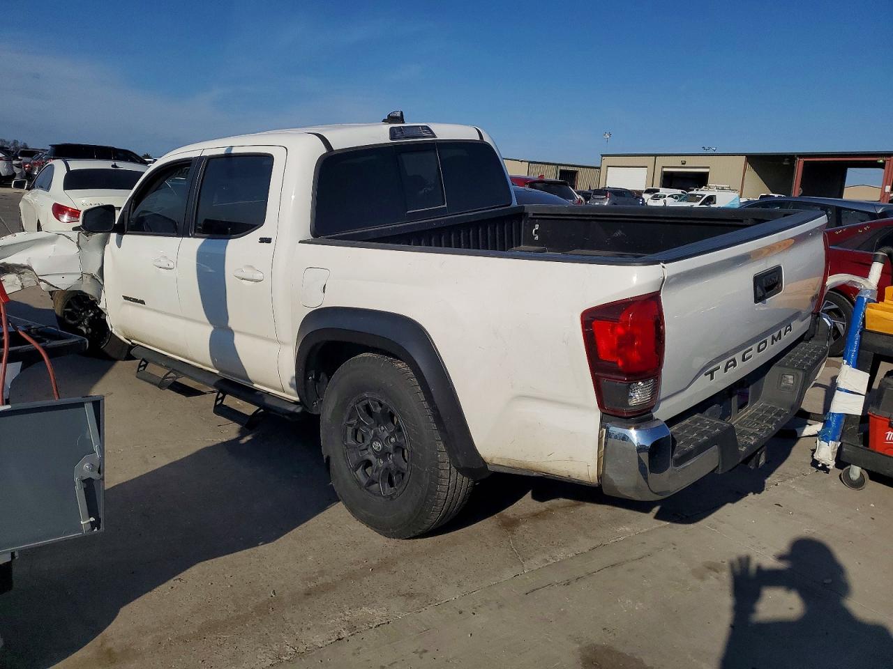 2022 TOYOTA TACOMA DOUBLE CAB photo 2