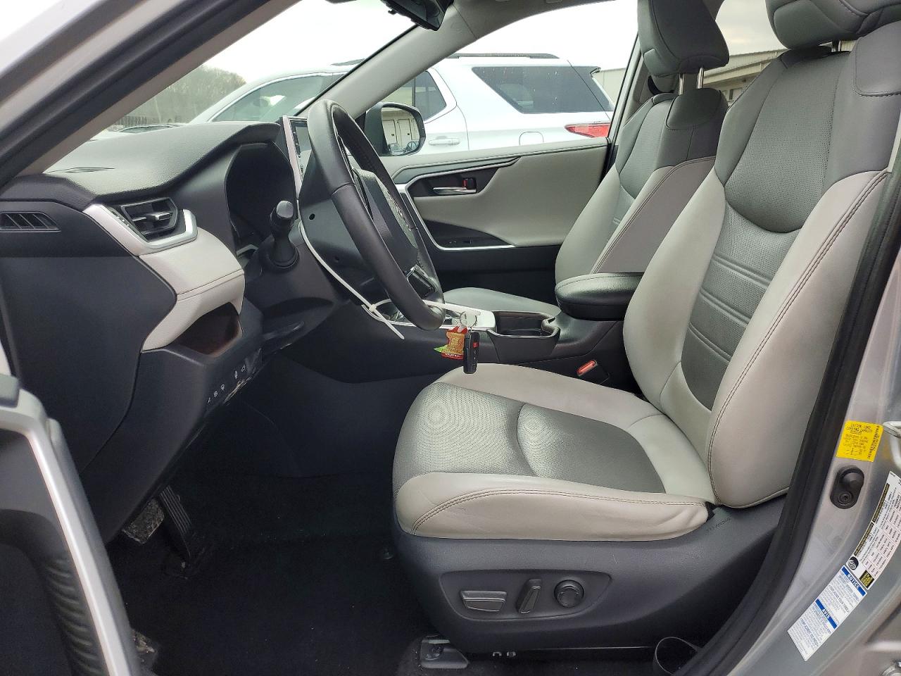 2019 TOYOTA RAV4 LIMITED photo 7