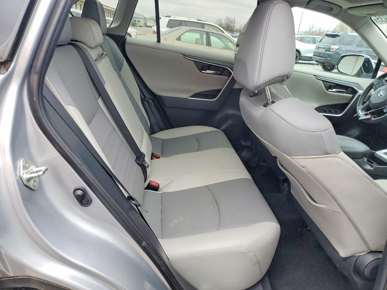 2019 TOYOTA RAV4 LIMITED photo 11