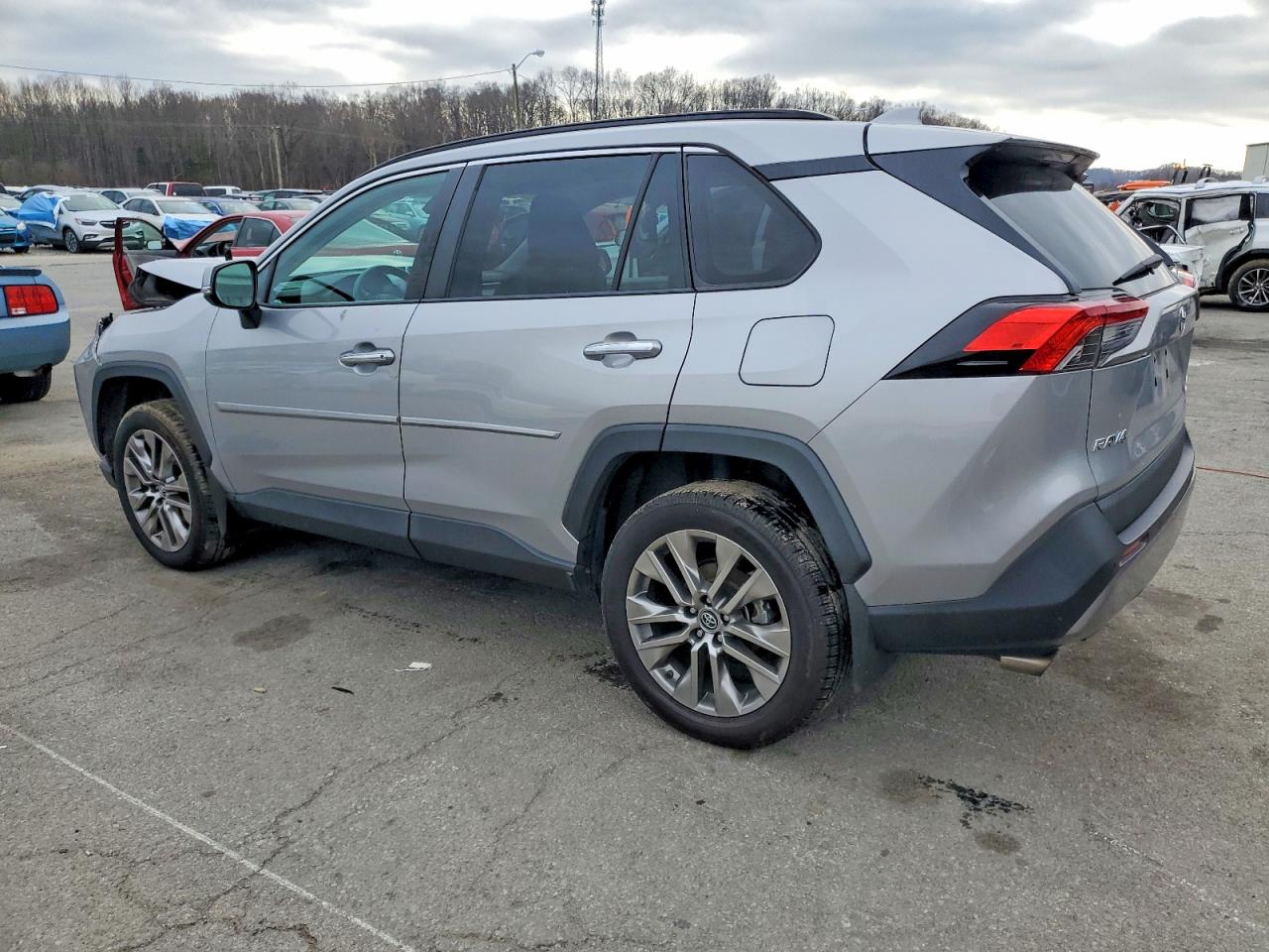 2019 TOYOTA RAV4 LIMITED photo 2