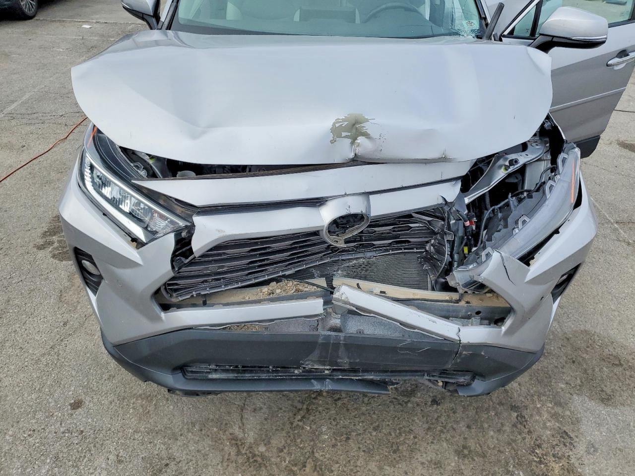 2019 TOYOTA RAV4 LIMITED photo 12