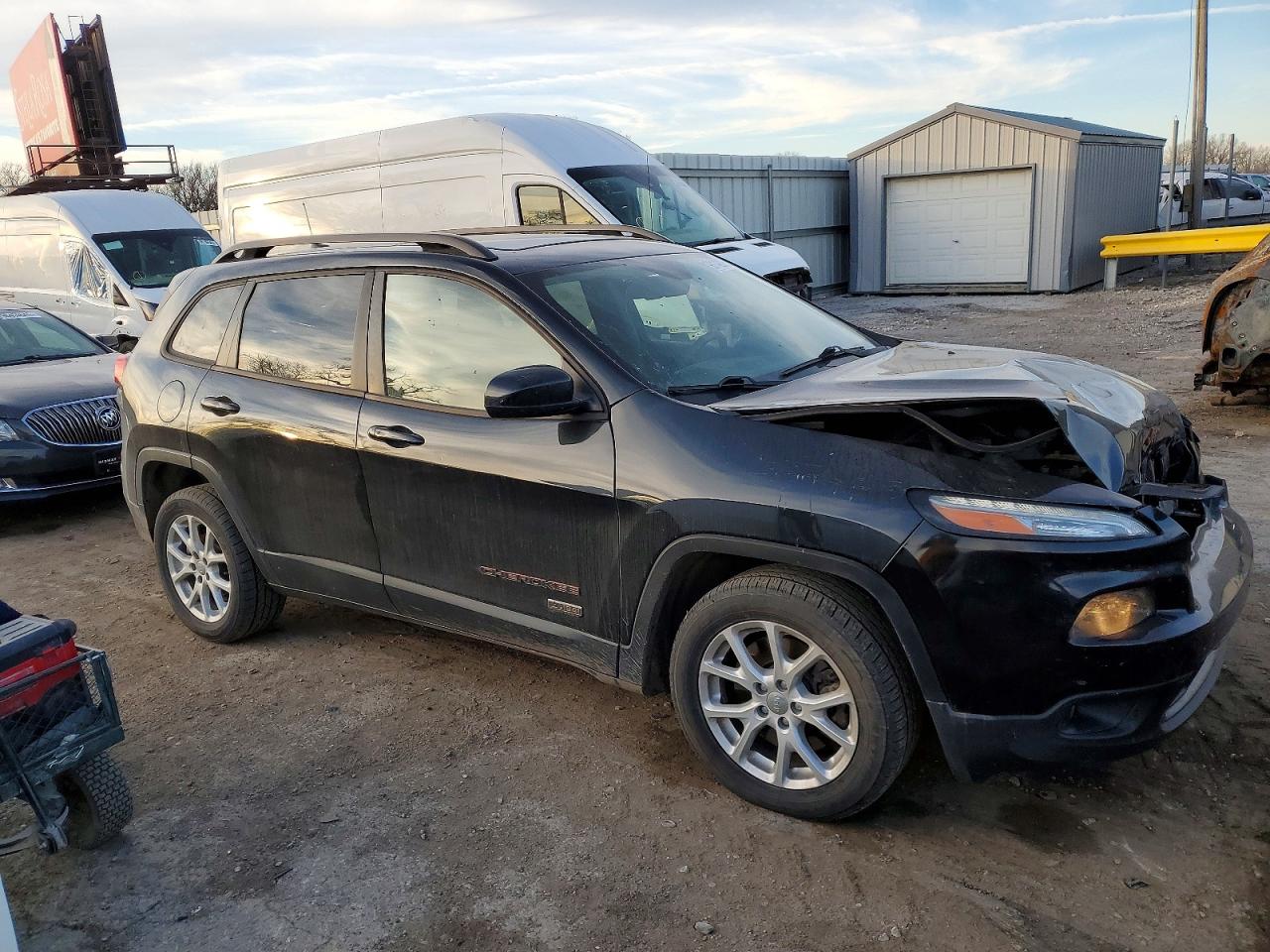 2016 JEEP CHEROKEE LATITUDE photo 4