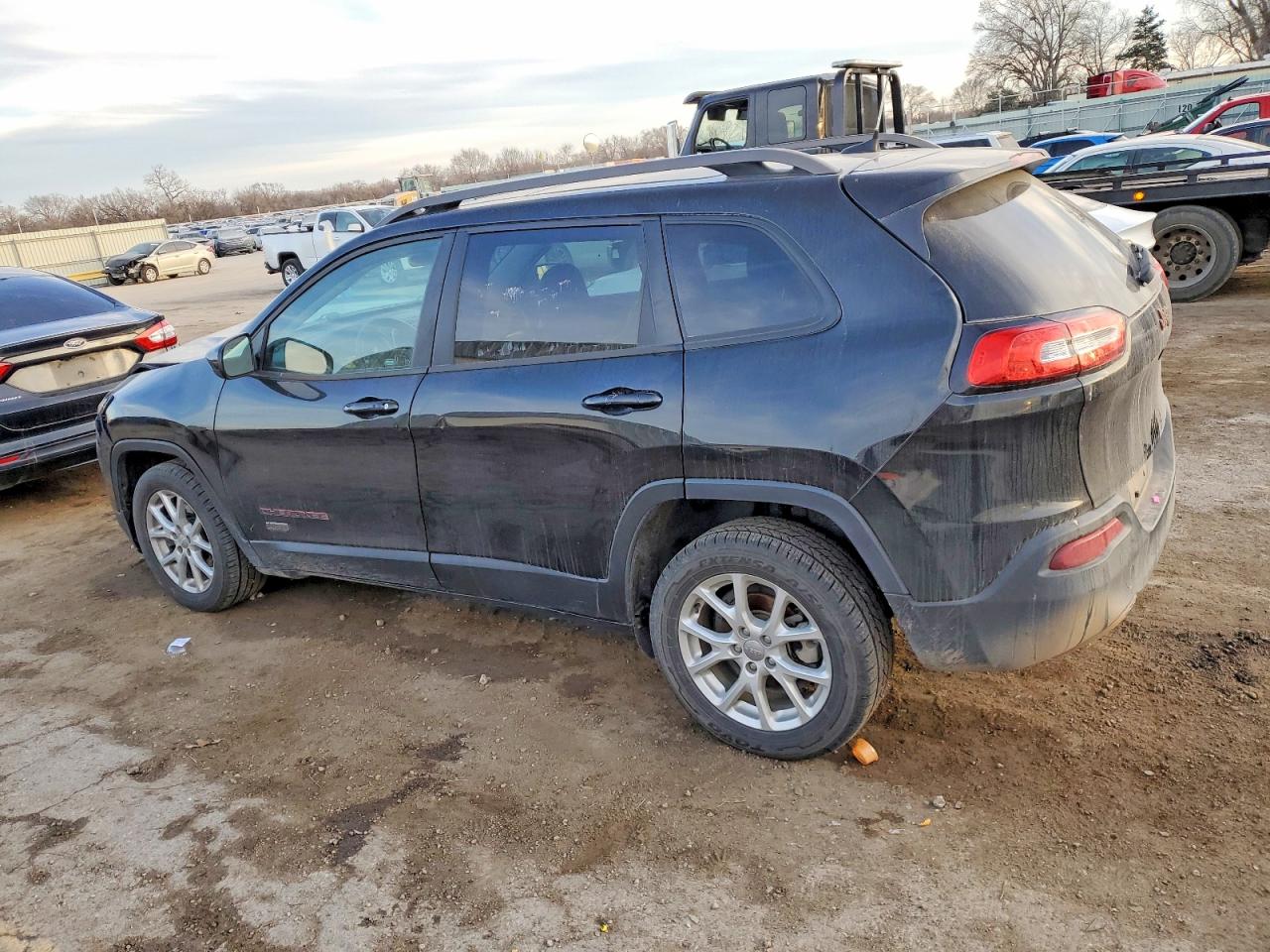 2016 JEEP CHEROKEE LATITUDE photo 2