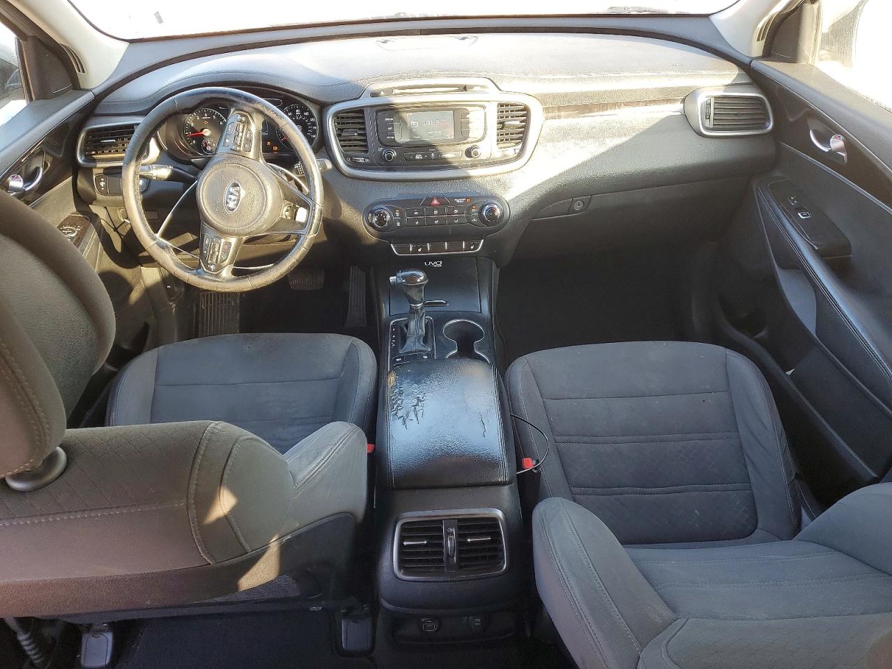 2016 KIA SORENTO LX photo 8