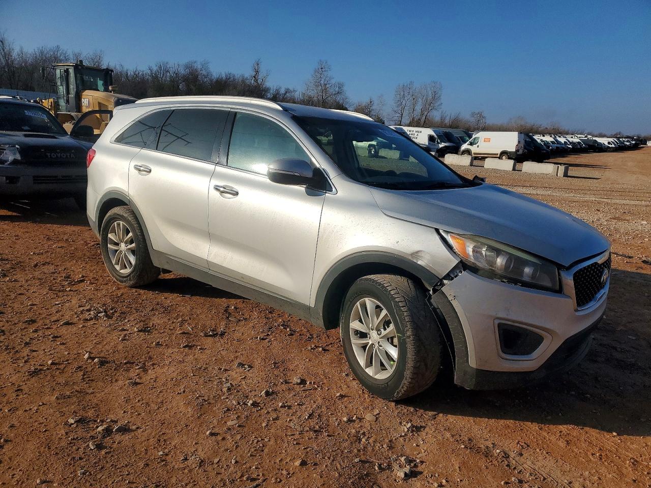 2016 KIA SORENTO LX photo 4