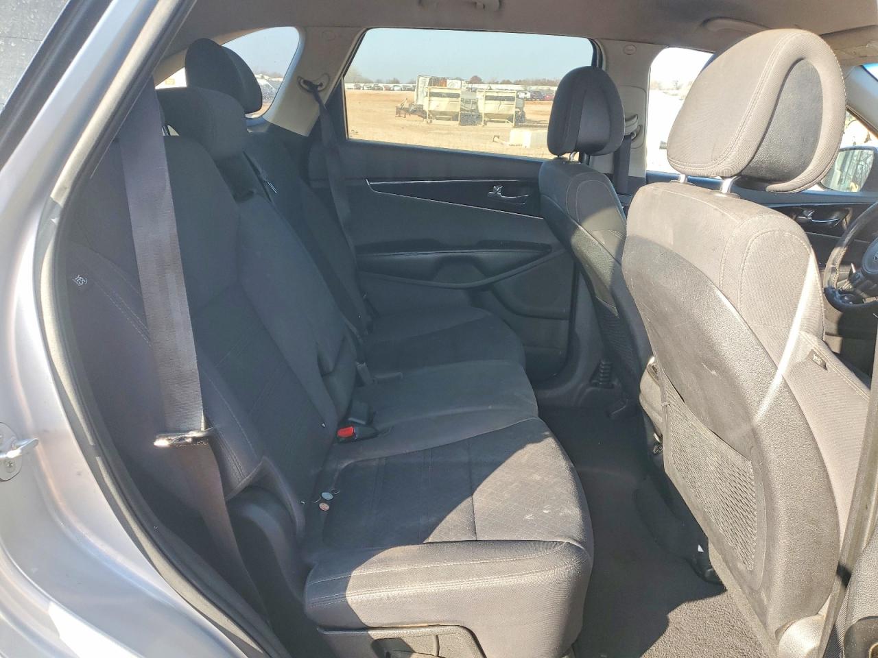 2016 KIA SORENTO LX photo 11