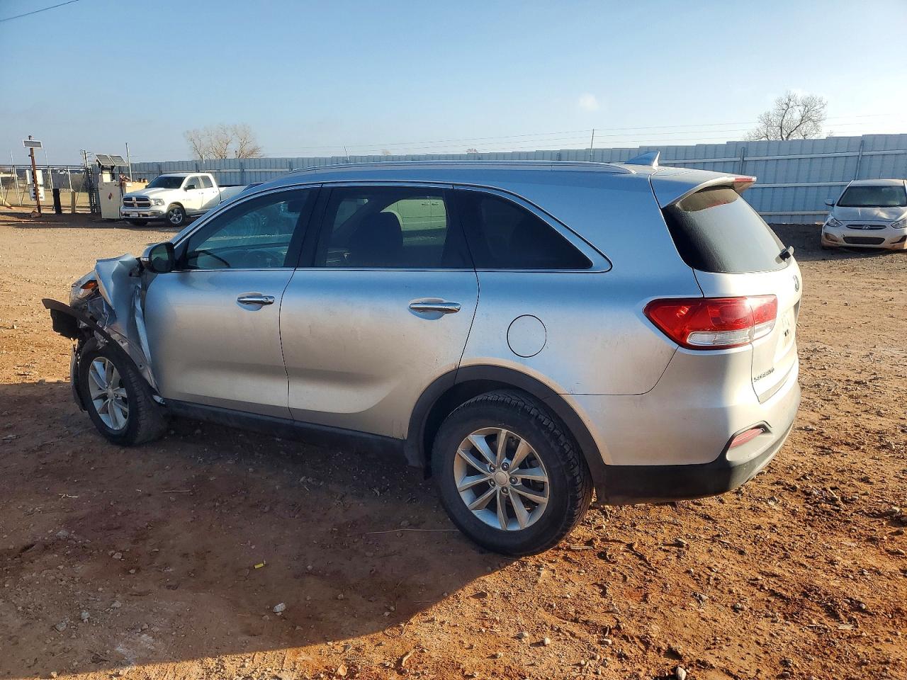 2016 KIA SORENTO LX photo 2