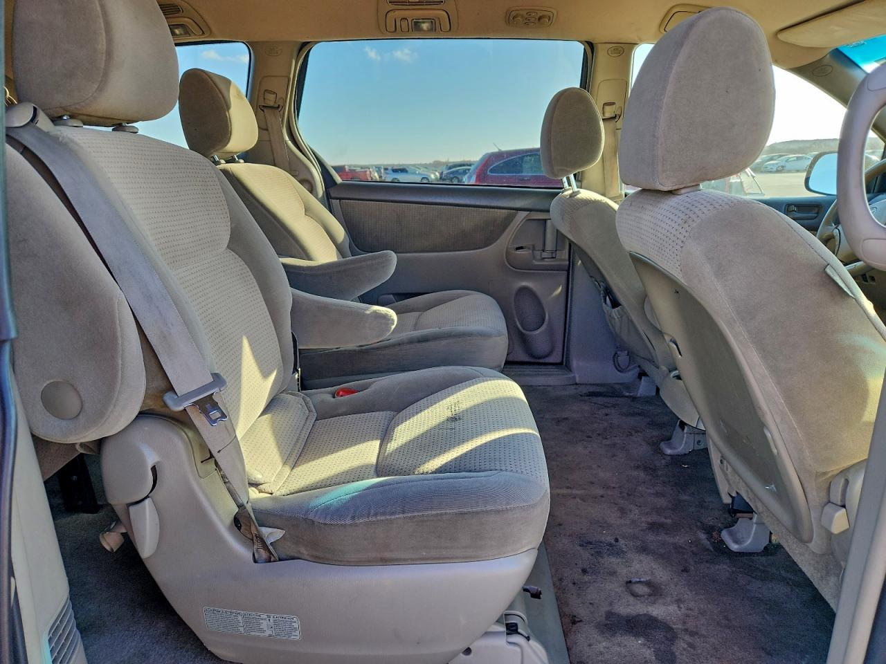 2009 TOYOTA SIENNA CE photo 11
