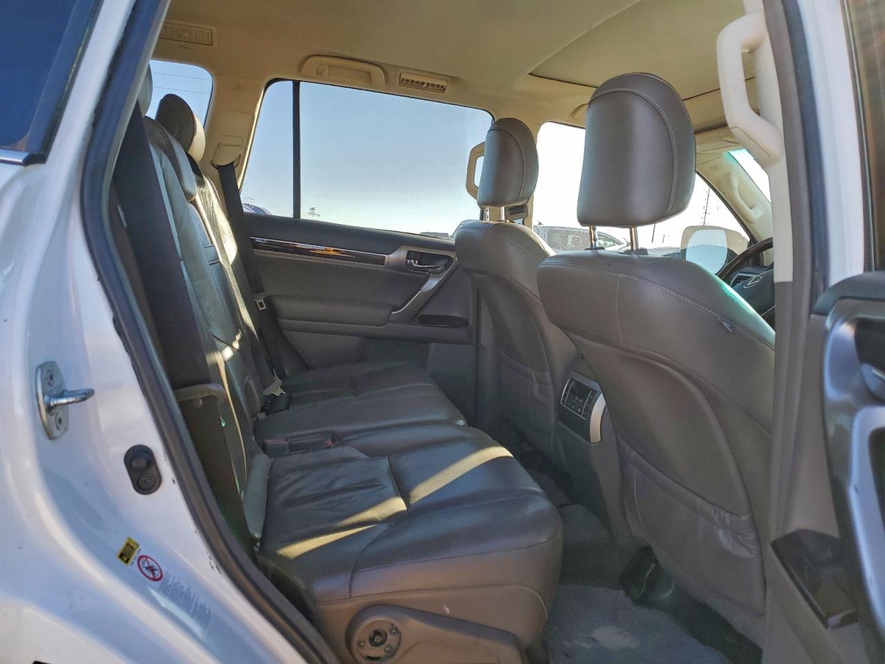 2015 LEXUS GX 460 photo 11