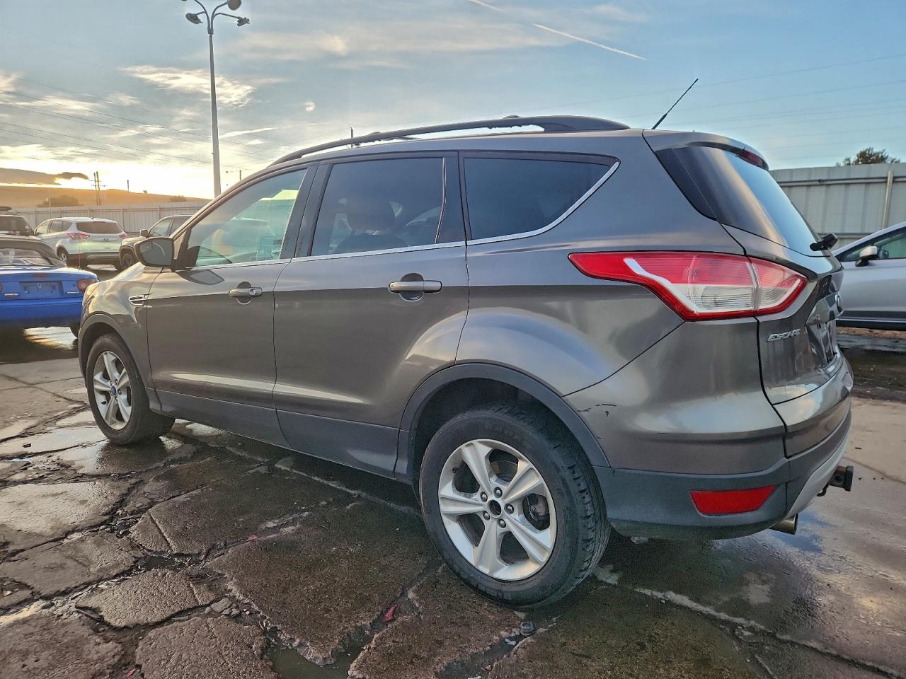 2013 FORD ESCAPE SE photo 2