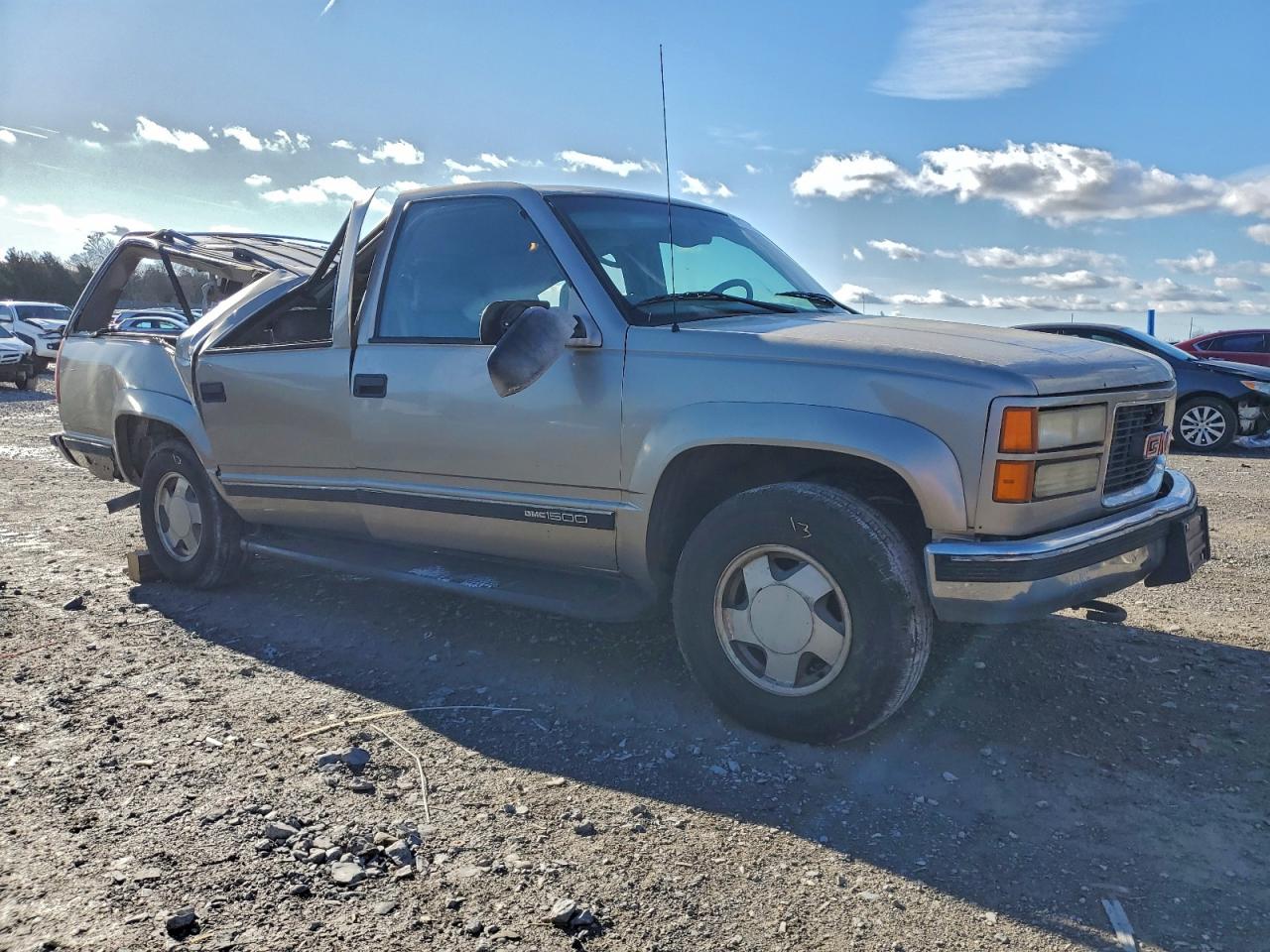 1999 GMC SUBURBAN K1500 photo 4