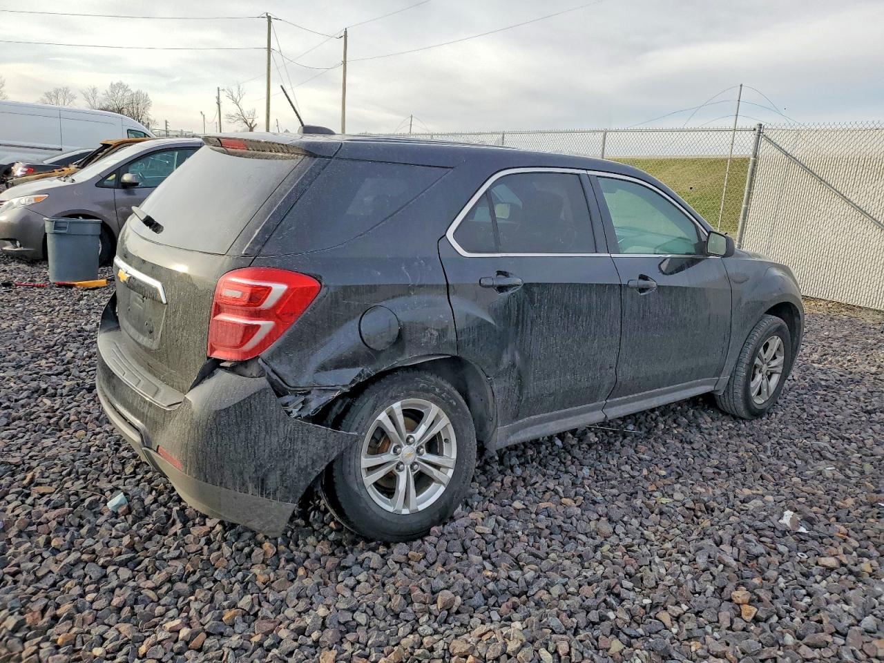 2017 CHEVROLET EQUINOX LS photo 3