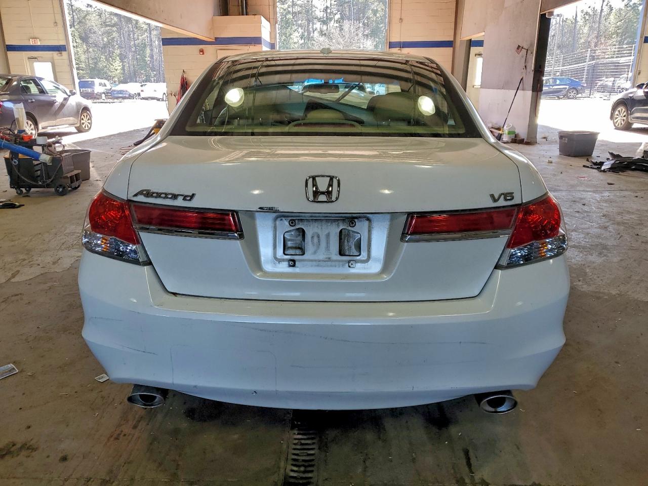 2011 HONDA ACCORD EXL photo 6