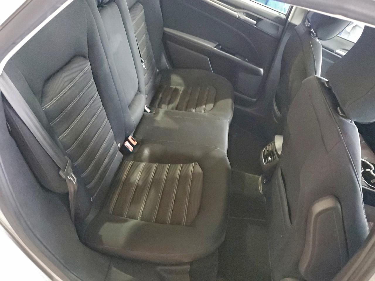 2016 FORD FUSION SE photo 10