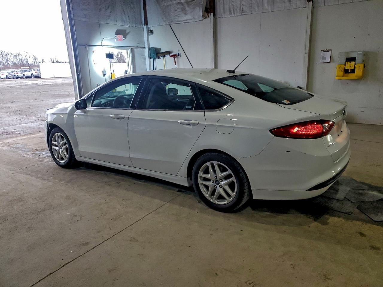 2016 FORD FUSION SE photo 2