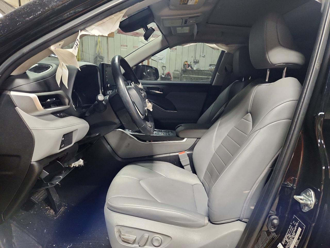 2022 TOYOTA HIGHLANDER XLE photo 7