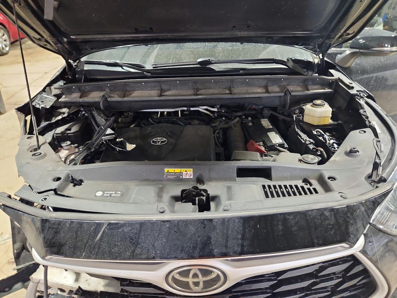 2022 TOYOTA HIGHLANDER XLE photo 12