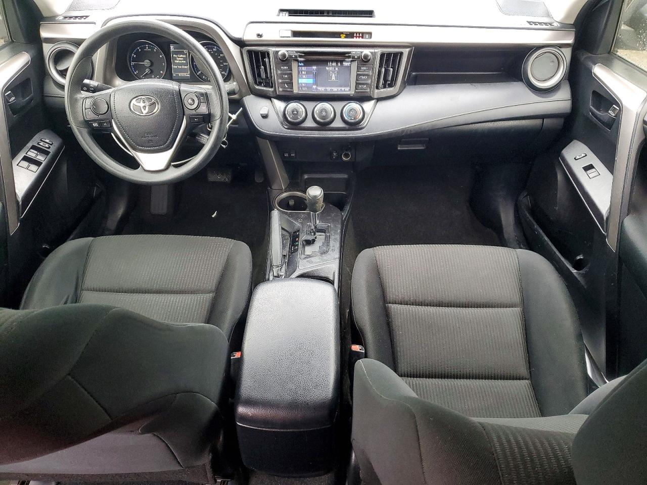 2018 TOYOTA RAV4 LE photo 8