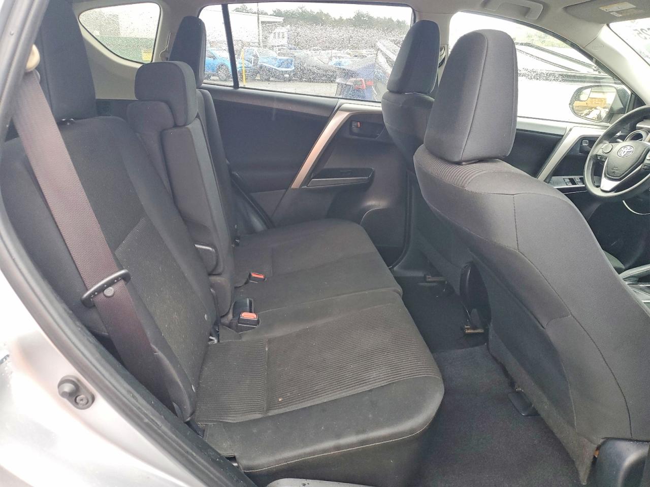 2018 TOYOTA RAV4 LE photo 11
