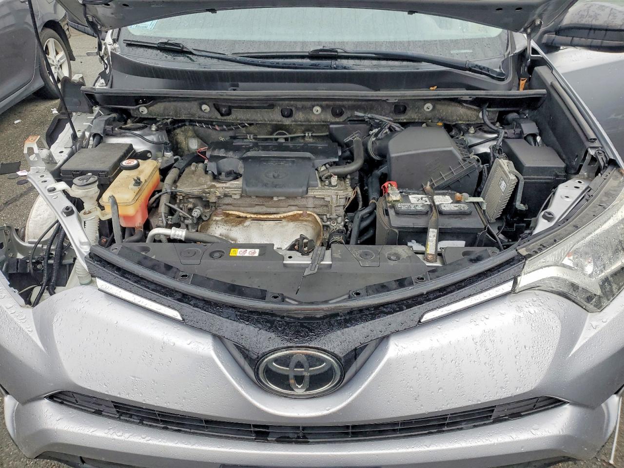 2018 TOYOTA RAV4 LE photo 12