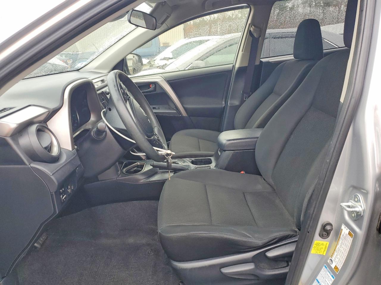 2018 TOYOTA RAV4 LE photo 7